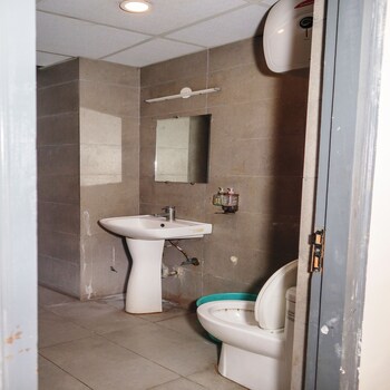 hotel noida grand 121