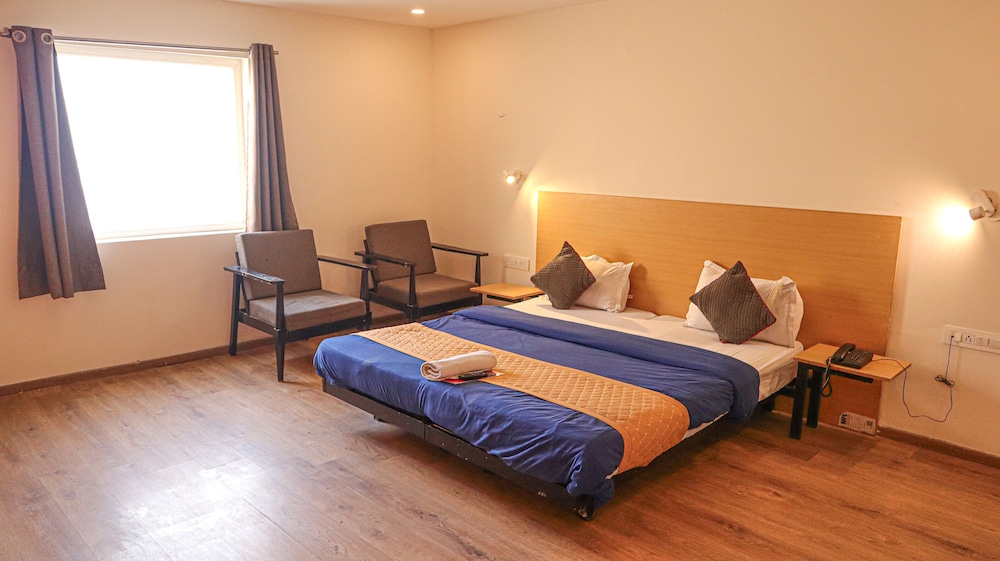 hotel noida grand 121