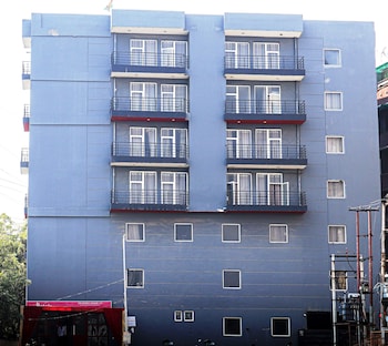 hotel noida grand 121