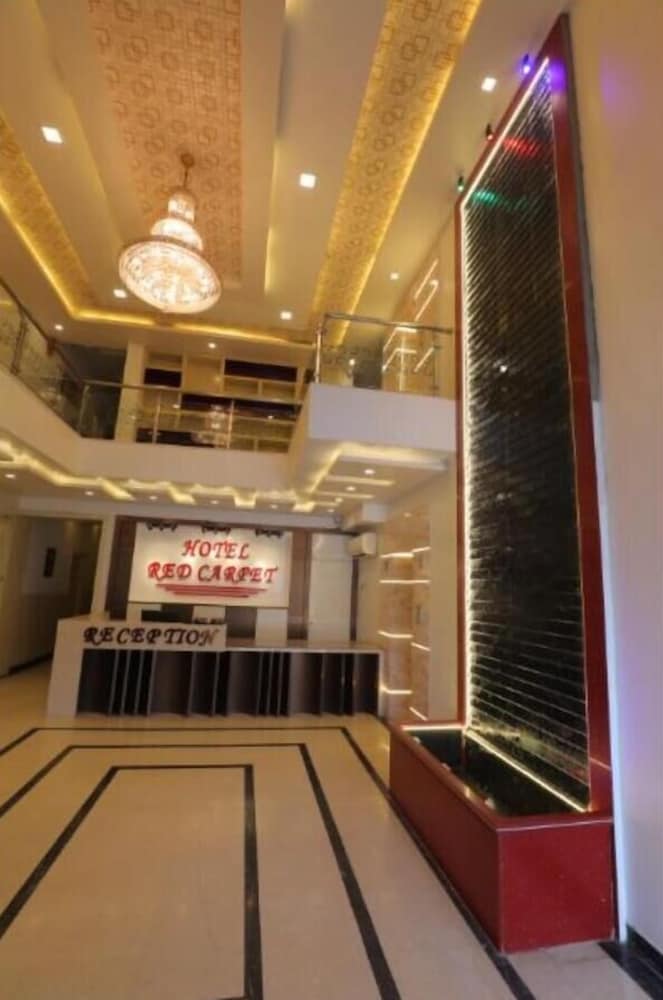 hotel sahibs red carpet