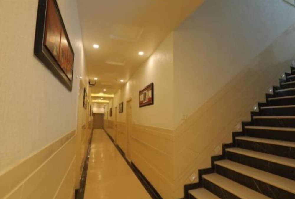 hotel sahibs red carpet