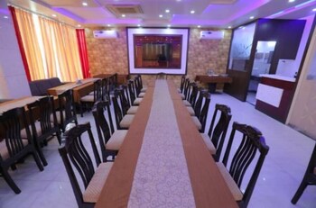 hotel sahibs red carpet
