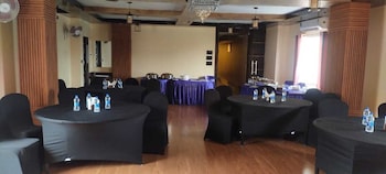 Poddar Residency,Jitendra Narayan Road,3 star