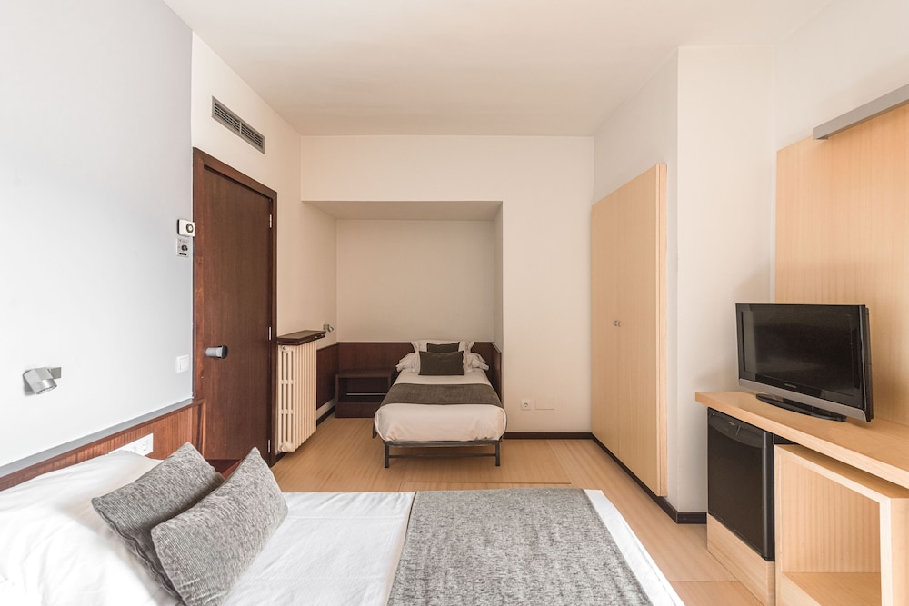 hotel emporda figueres