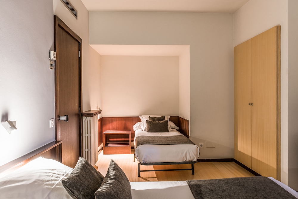 hotel emporda figueres