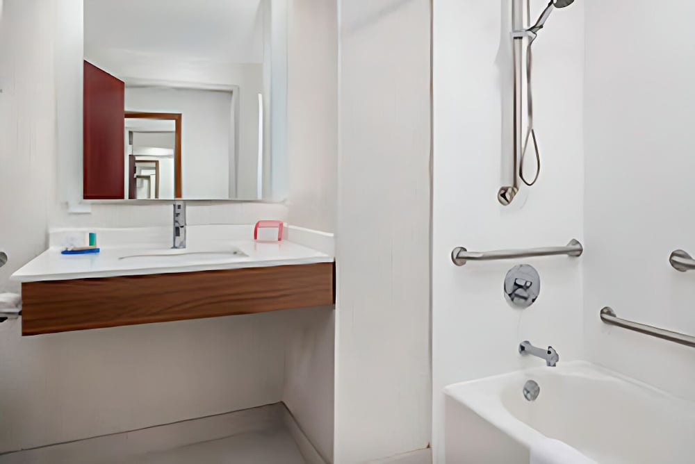 holiday inn express hotel and suites macon west by ihg