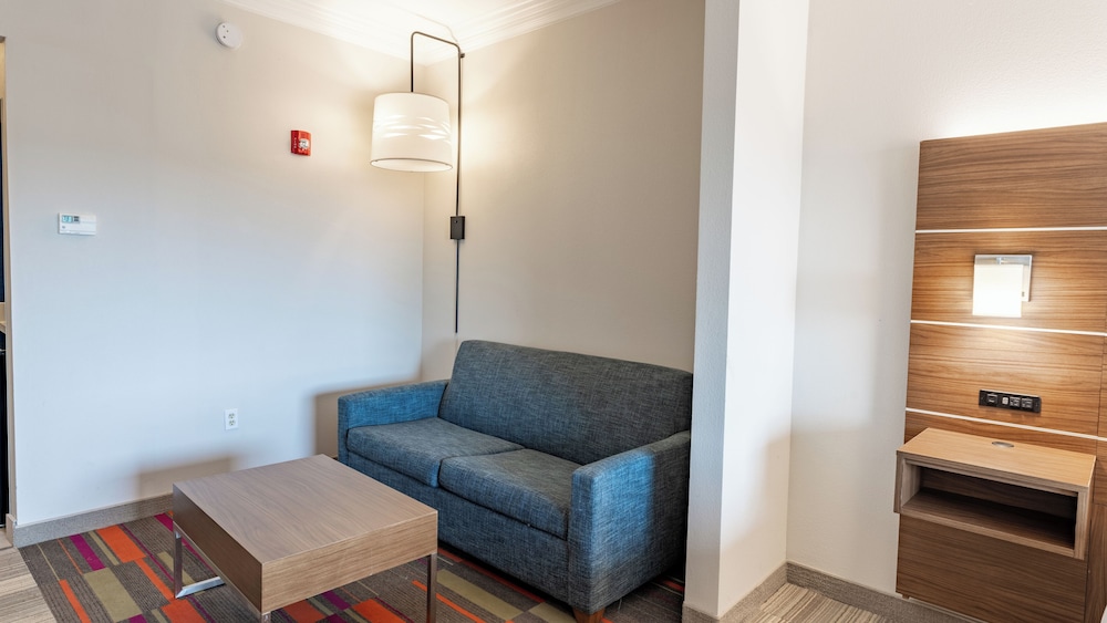 holiday inn express hotel and suites macon west by ihg