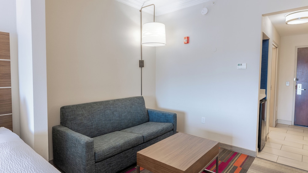 holiday inn express hotel and suites macon west by ihg