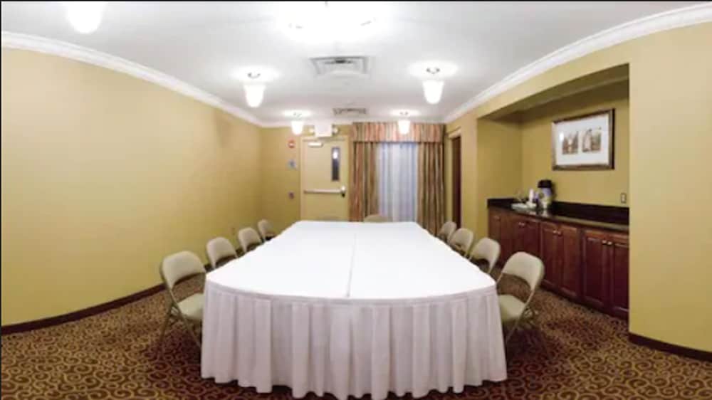 holiday inn express hotel and suites macon west by ihg