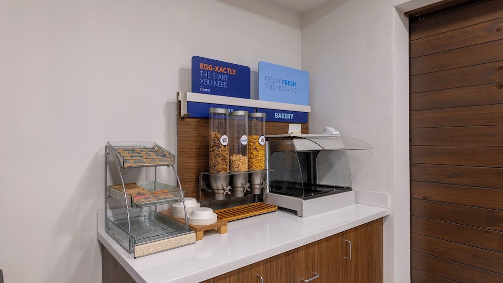 holiday inn express hotel and suites macon west by ihg