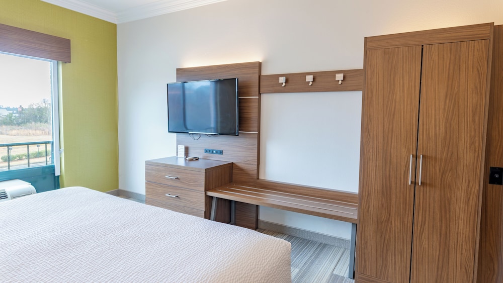 holiday inn express hotel and suites macon west by ihg