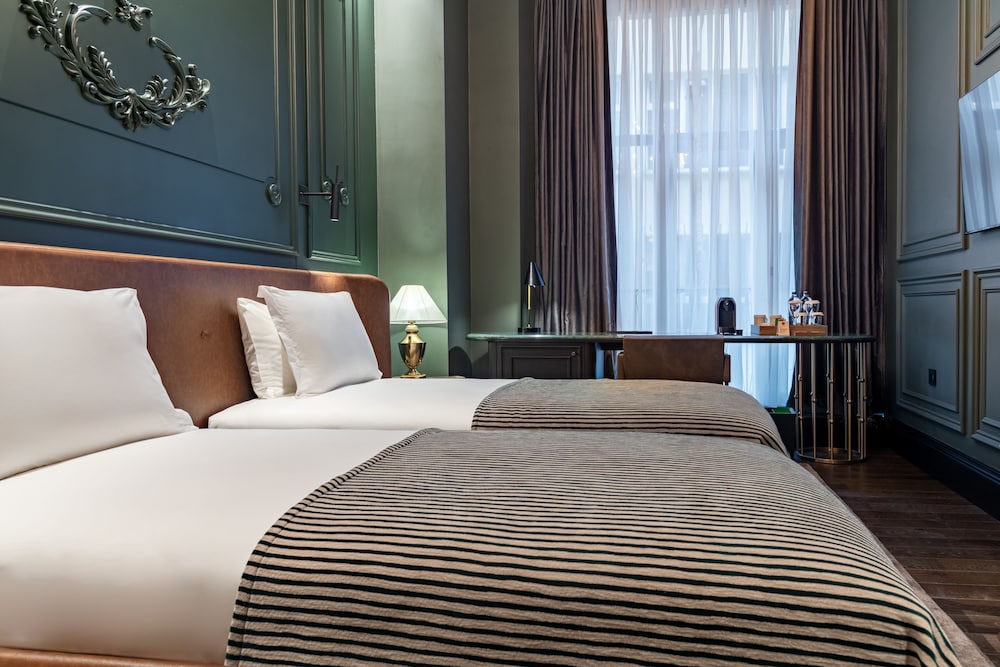 orient occident hotel istanbul autograph collection