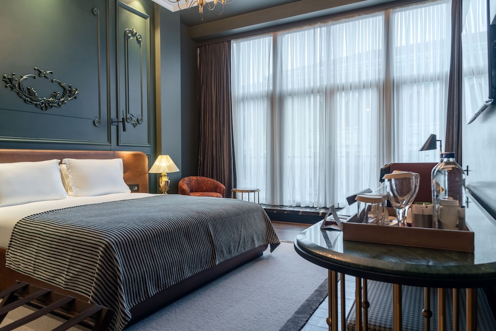 orient occident hotel istanbul autograph collection