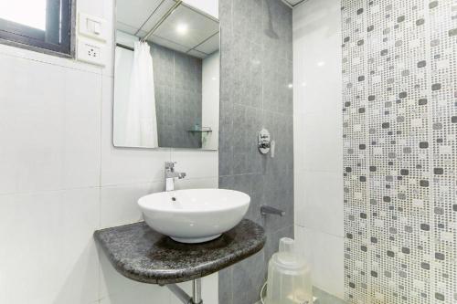 magnus square business hotel