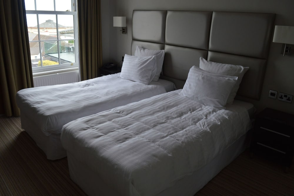 the cliff hotel