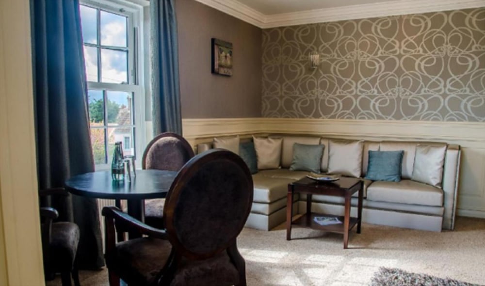 the cliff hotel