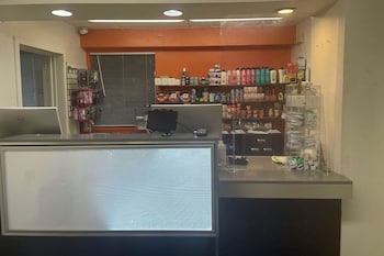 travelodge by wyndham madison heights mi