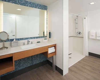 doubletree by hilton miami north i 95