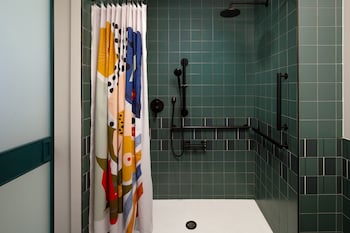 moxy st petersburg downtown