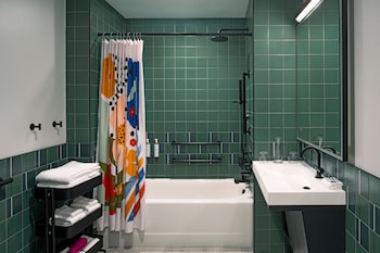 moxy st petersburg downtown