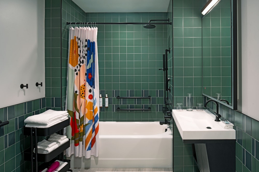 moxy st petersburg downtown