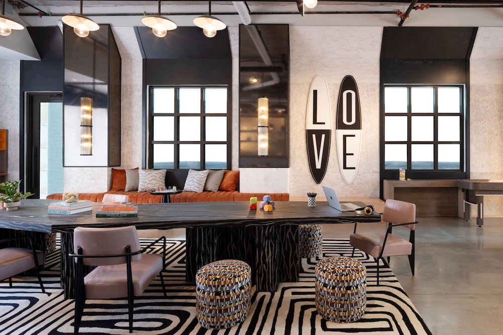 moxy st petersburg downtown