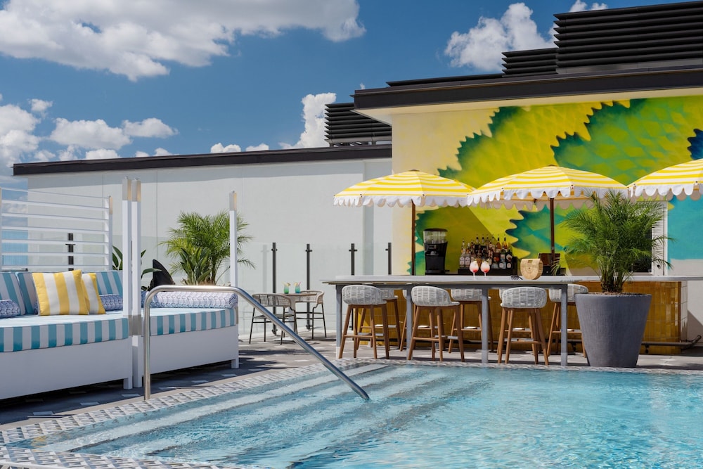 moxy st petersburg downtown