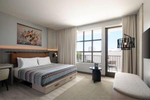 moxy st petersburg downtown