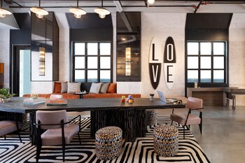 moxy st petersburg downtown