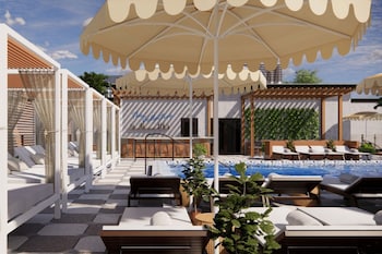 moxy st petersburg downtown