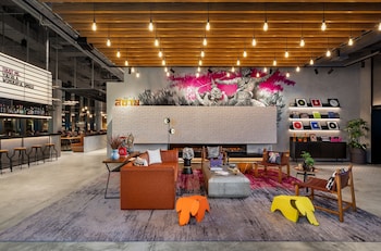 moxy bangkok ratchaprasong