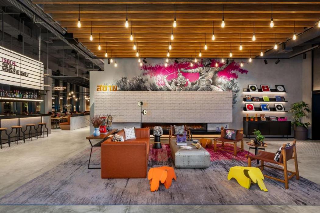 moxy bangkok ratchaprasong