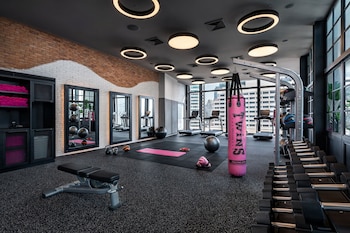 moxy bangkok ratchaprasong