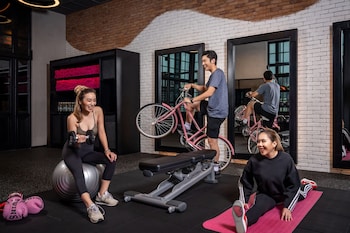 moxy bangkok ratchaprasong
