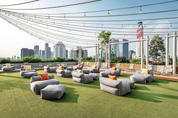 moxy bangkok ratchaprasong