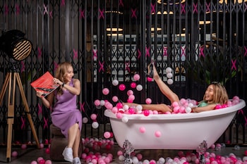 moxy bangkok ratchaprasong