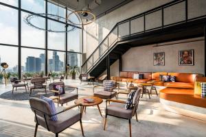 moxy bangkok ratchaprasong