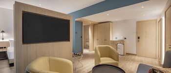 hampton by hilton kuwait salmiya