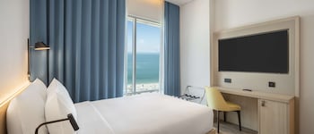 hampton by hilton kuwait salmiya