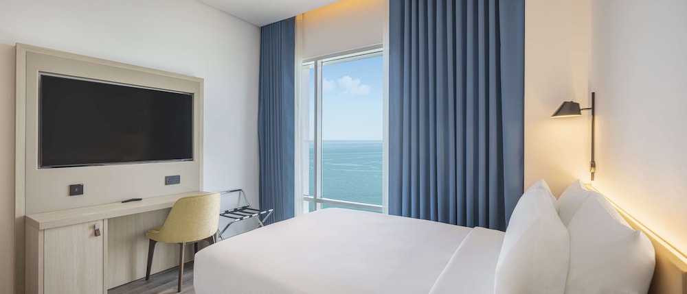 hampton by hilton kuwait salmiya