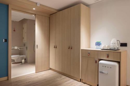hampton by hilton kuwait salmiya