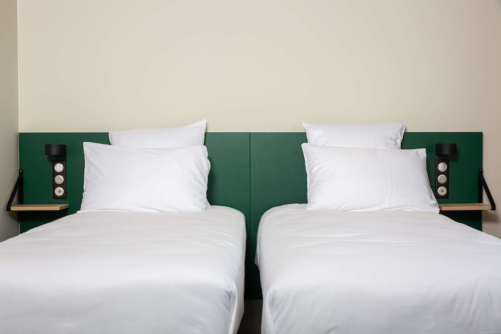 best western 11bauer paris st ouen