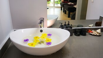 samloem laguna resort