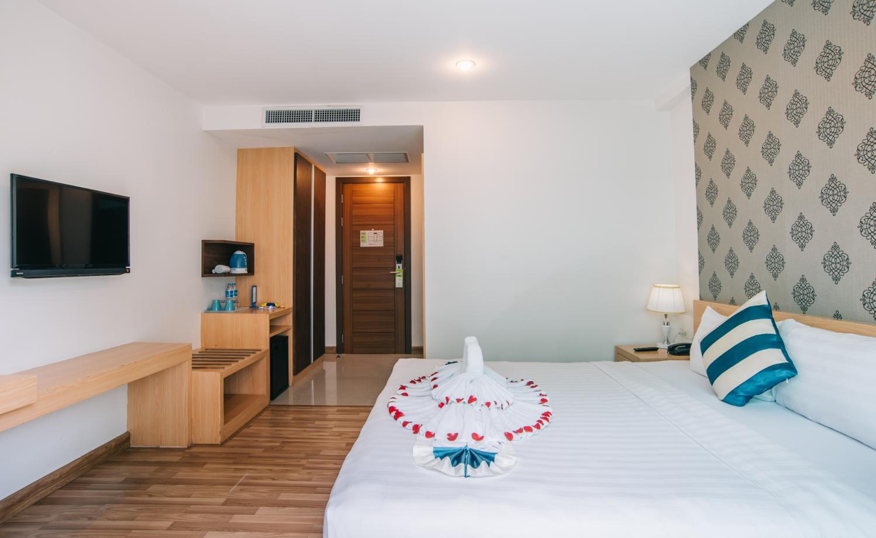 icheck inn central patong