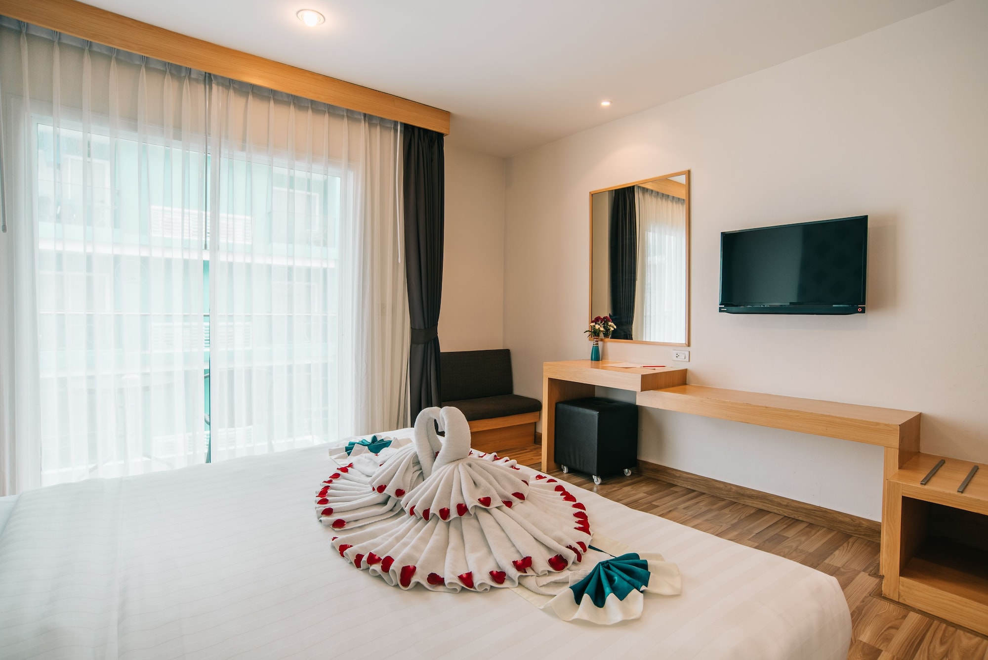icheck inn central patong