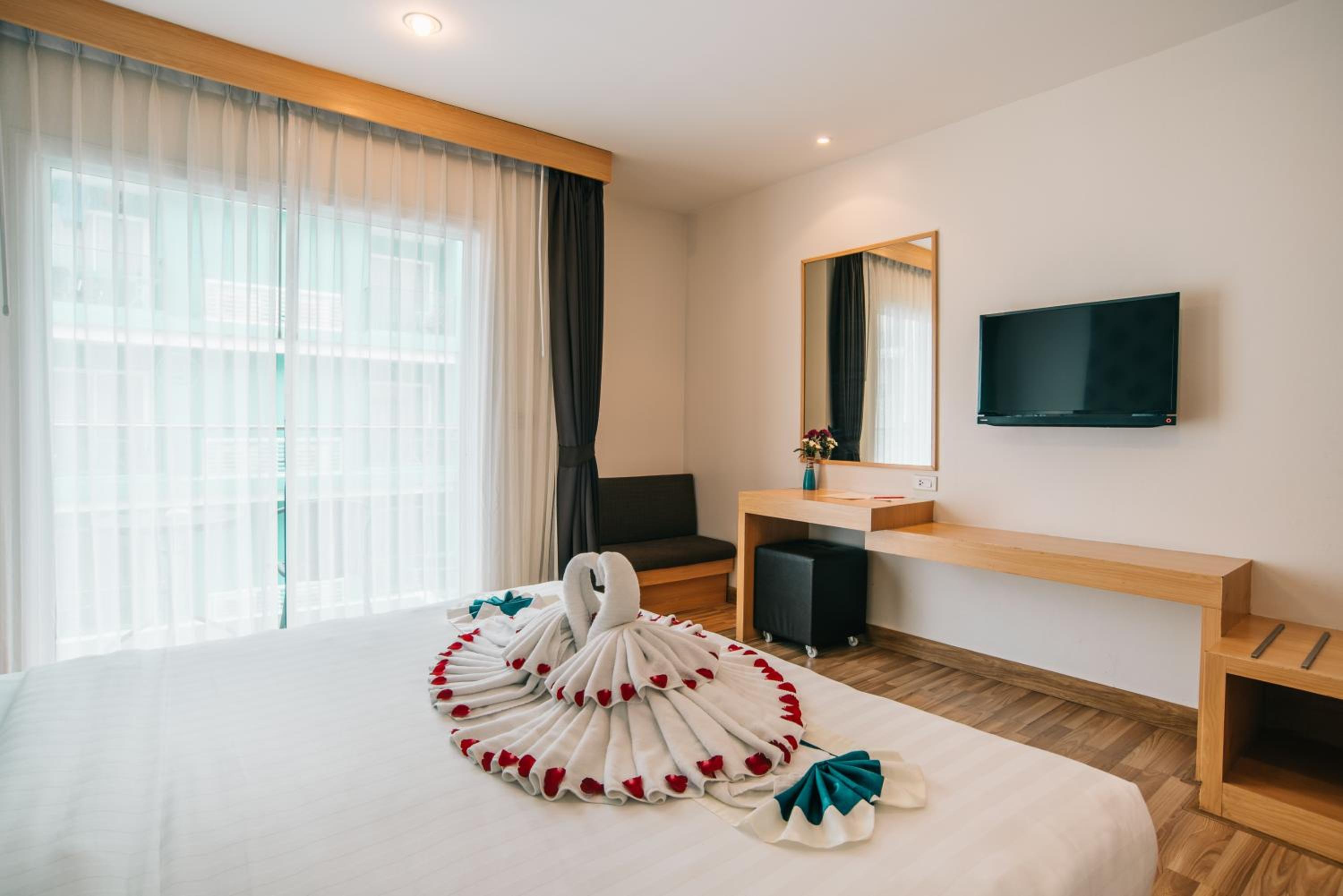 icheck inn central patong