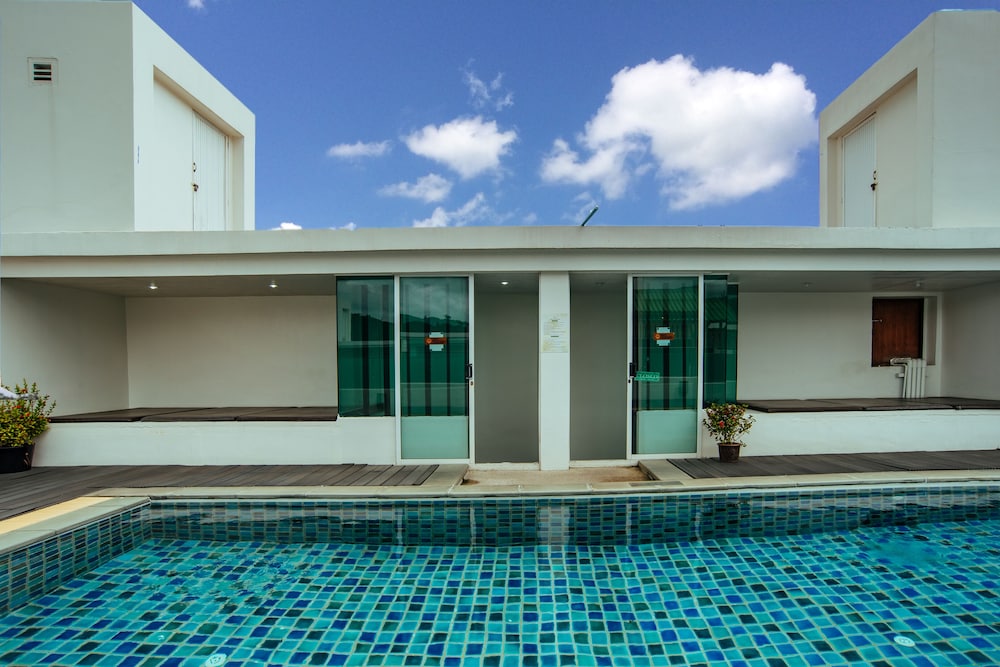 icheck inn central patong