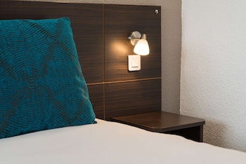 sure hotel by best western biarritz aeroport