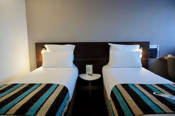 sure hotel by best western biarritz aeroport