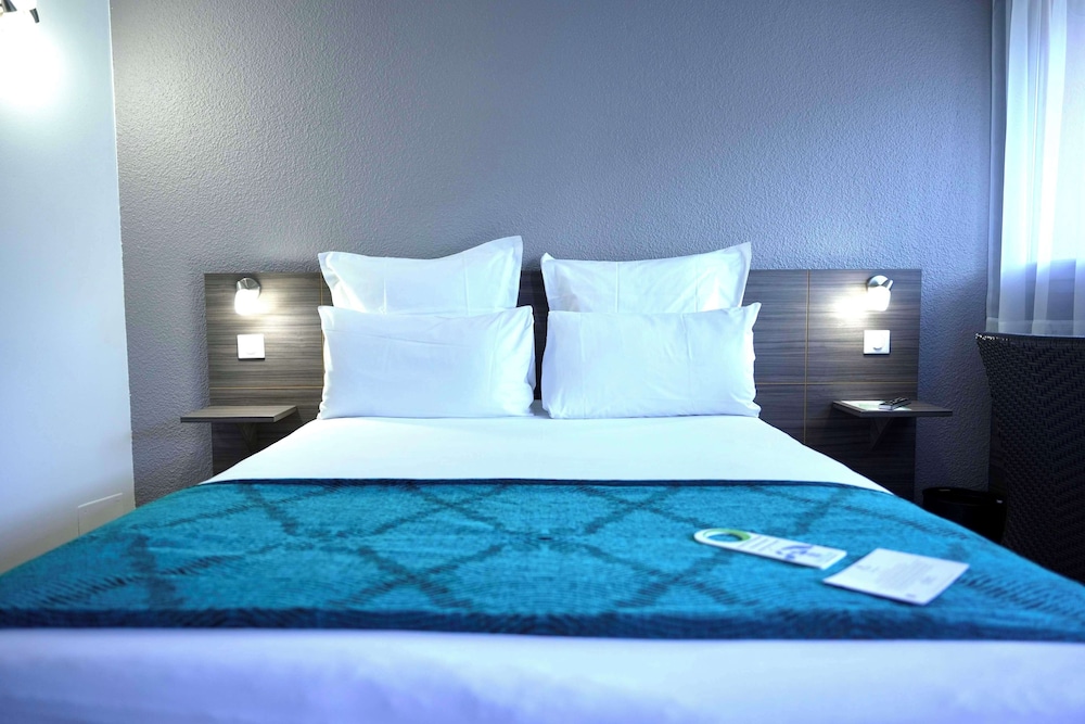 sure hotel by best western biarritz aeroport